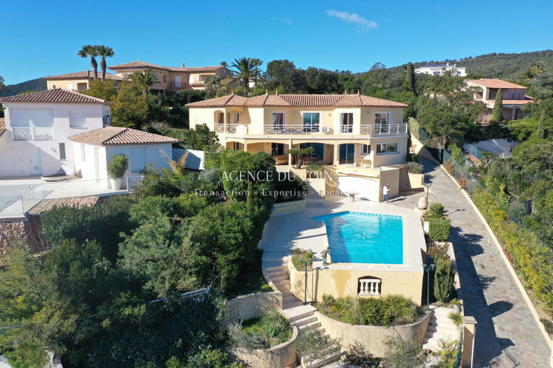 Maison - 300 m² - 8 pièces