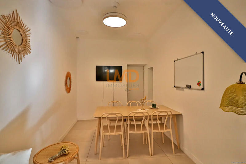 Fonds de commerce - Bureau - 121 m²