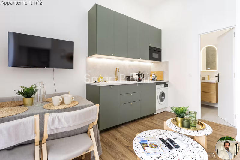 Appartement - 100 m² - 9 pièces