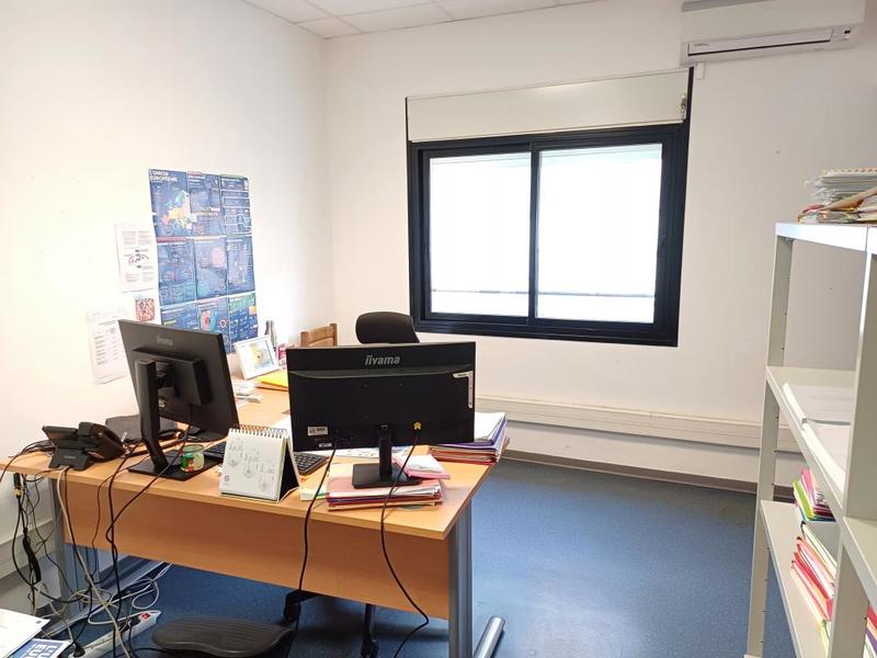Bureau - 458 m²