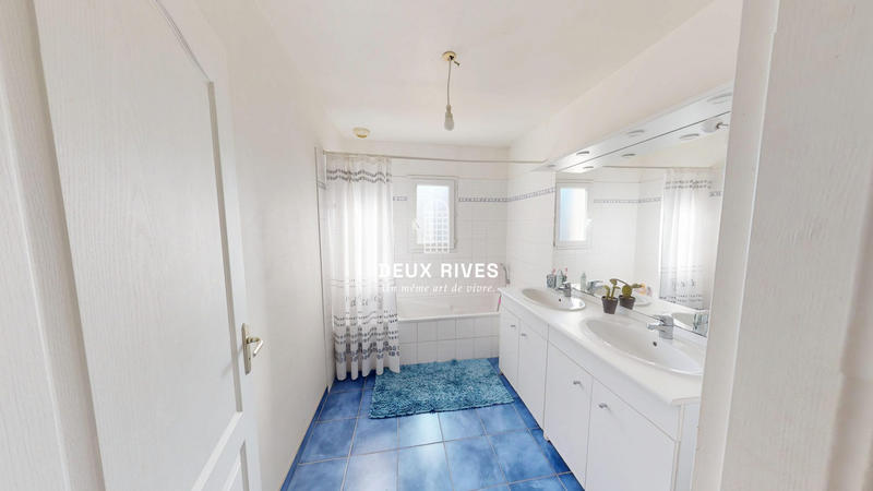 Maison traditionnelle - 120 m² - 6 pièces