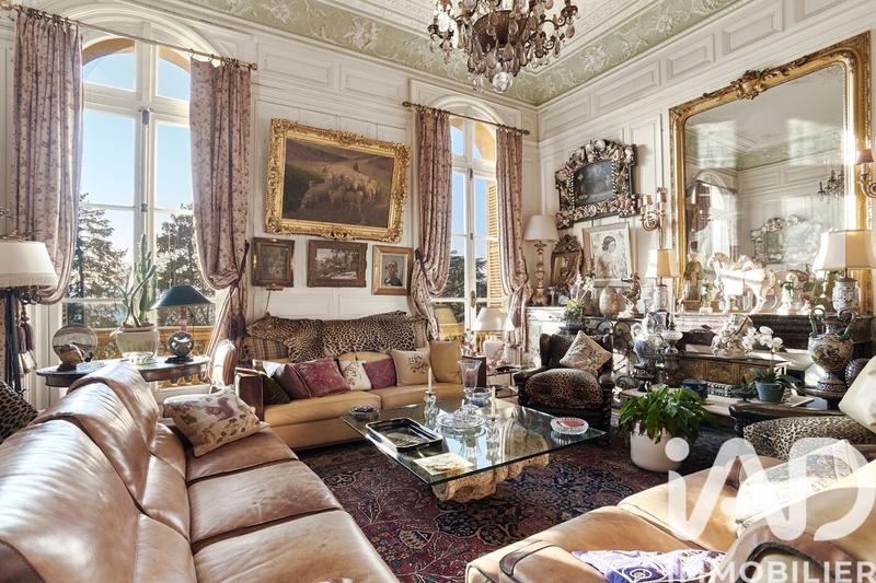 Maison - 338 m² - 14 pièces