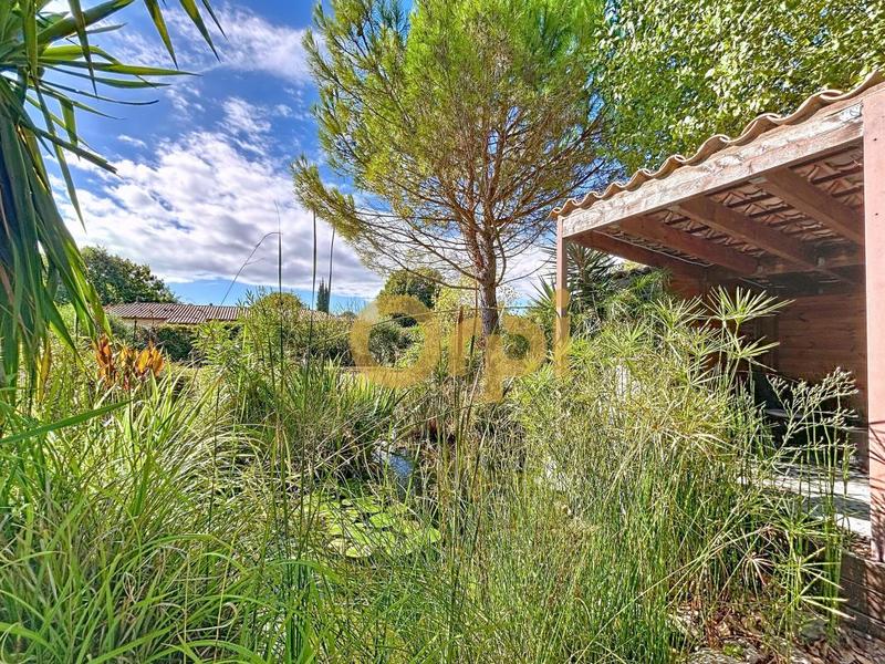 Maison - 99 m² - 5 pièces