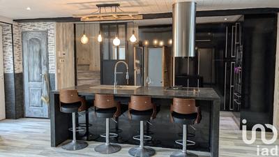 Maison - 316 m² - 9 pièces