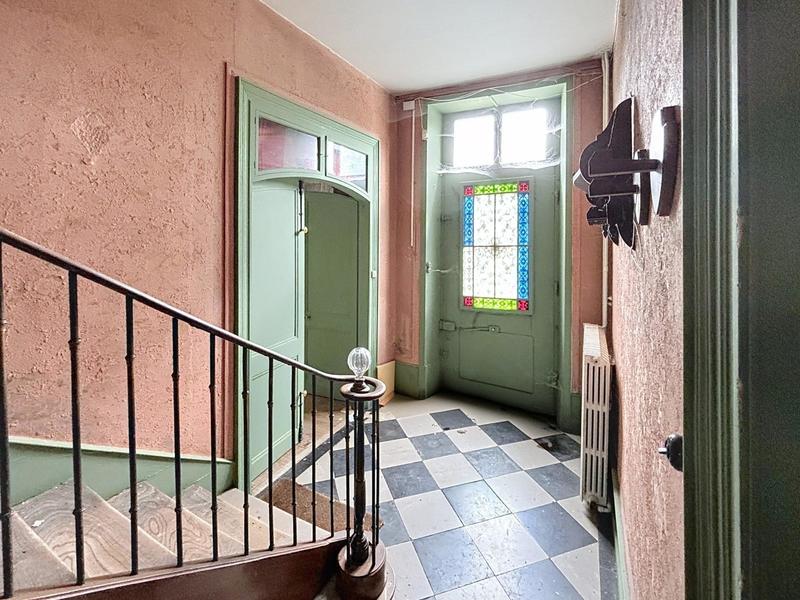 Maison - 219 m² - 8 pièces