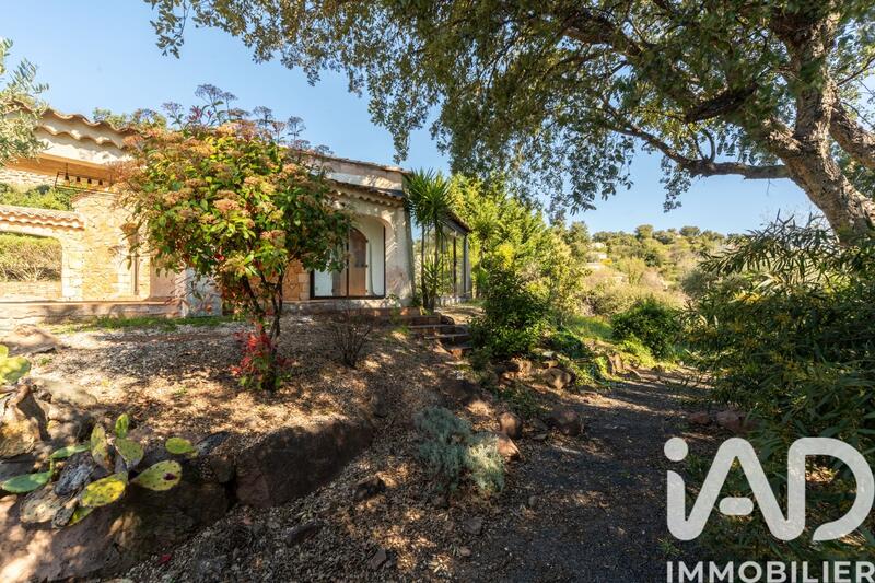 Maison - 158 m² - 8 pièces