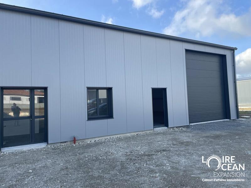 Entrepôt - 250 m²
