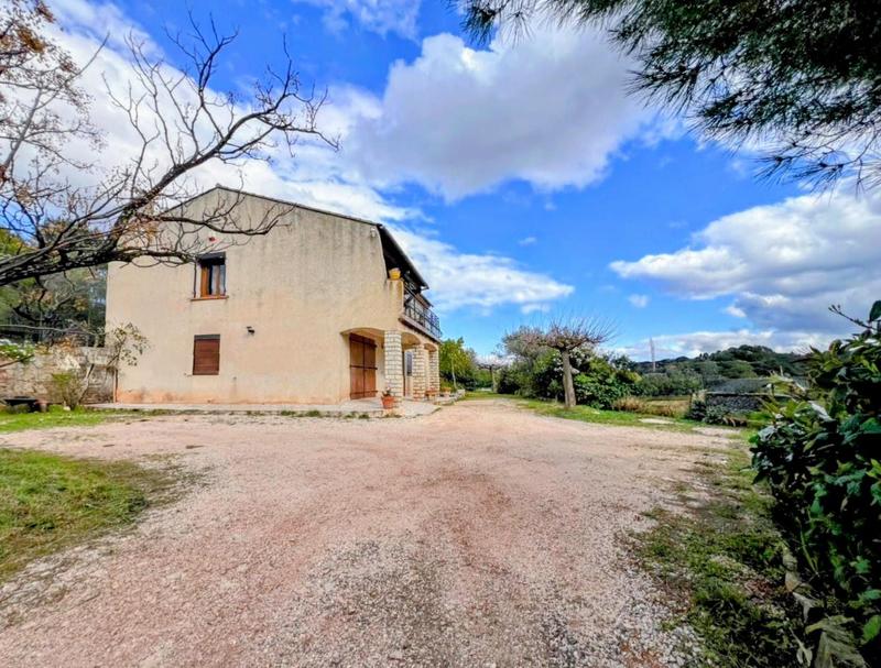 Maison traditionnelle - 182 m² - 7 pièces