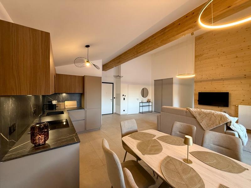 Appartement - 90 m² - 4 pièces