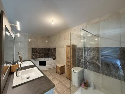 Mas - 197 m² - 5 pièces