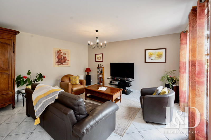 Maison ancienne - 205 m² - 7 pièces