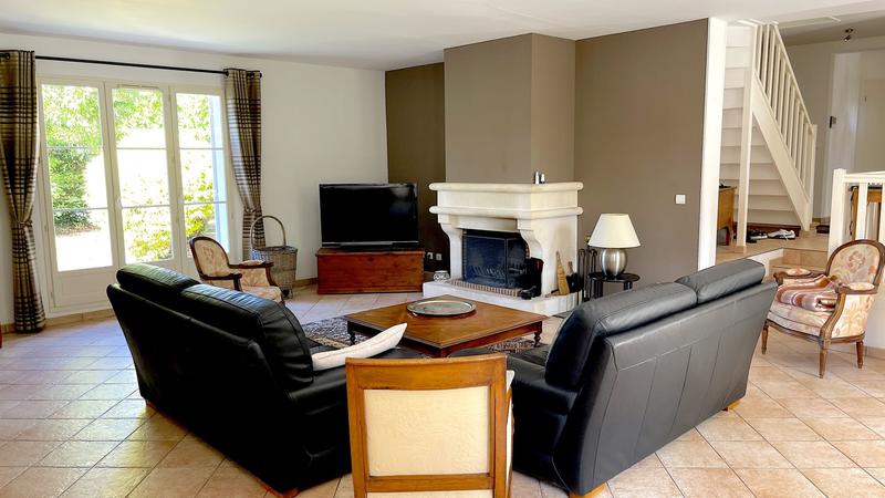 Maison - 202 m² - 7 pièces