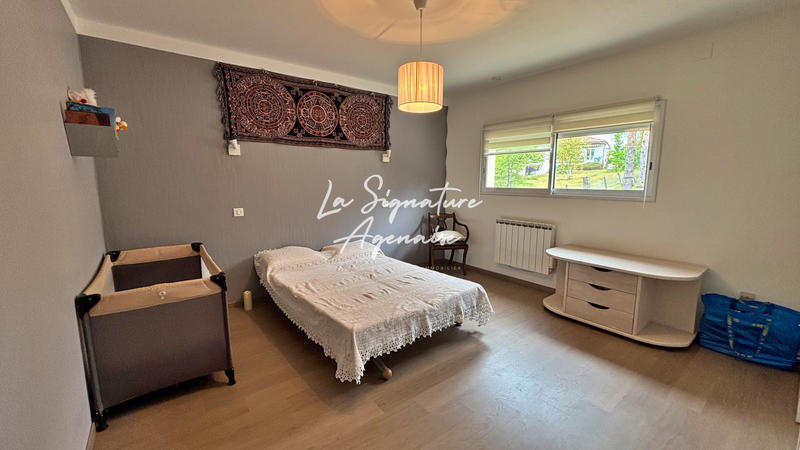 Maison - 230 m² - 7 pièces