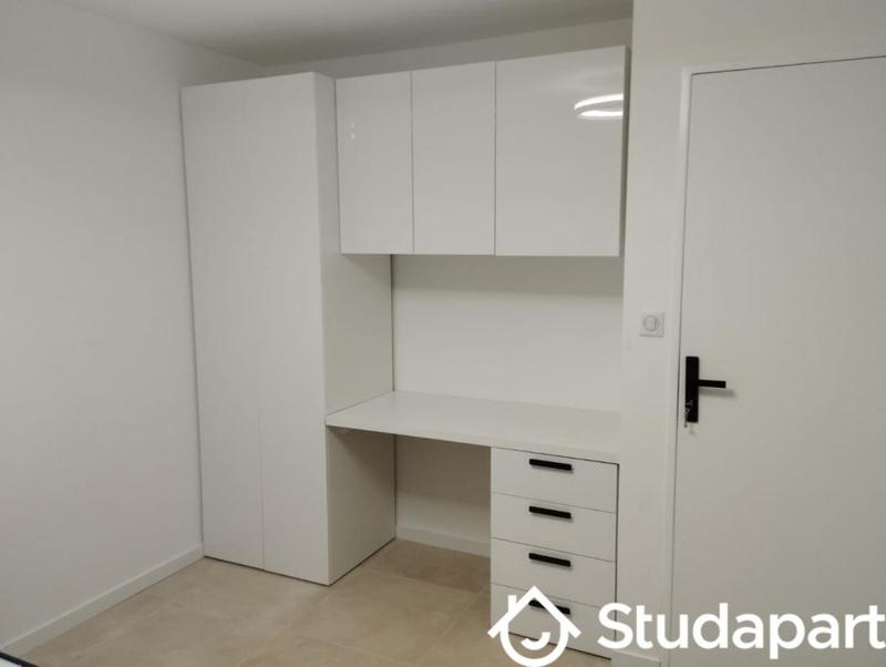 Chambre - 12 m² - 1 pièce