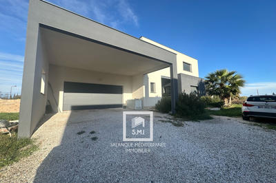 Maison - 250 m² - 4 pièces