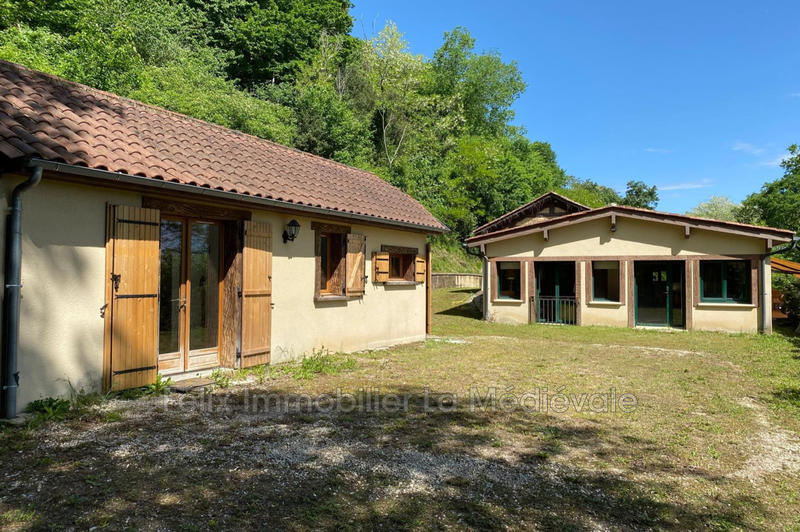 Propriété - 200 m² - 7 pièces