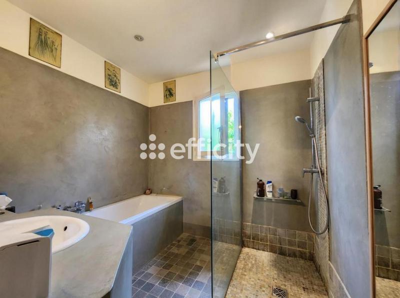 Maison - 165 m² - 6 pièces