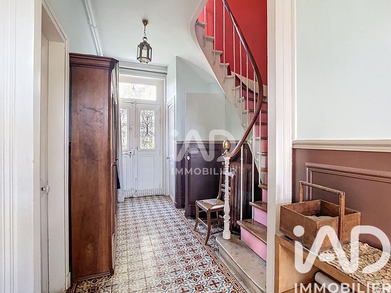 Maison - 207 m² - 8 pièces