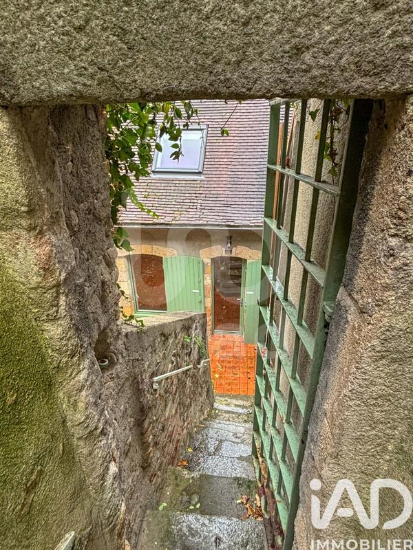 Maison de ville - 239 m² - 9 pièces