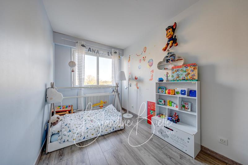 Appartement - 96 m² - 5 pièces