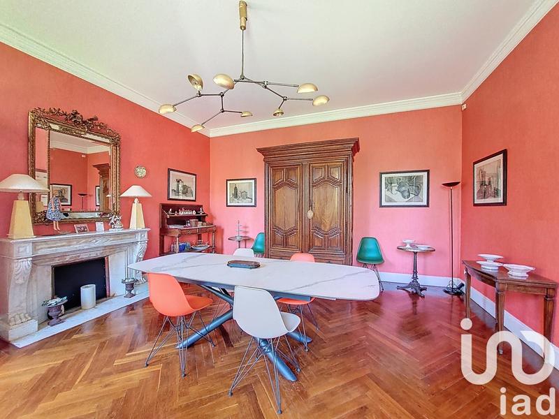 Maison - 607 m² - 22 pièces