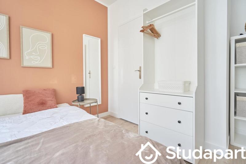 Chambre - 11 m² - 1 pièce