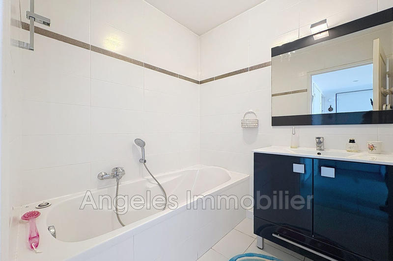 Appartement - 77 m² - 3 pièces