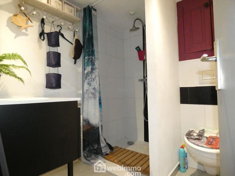 Maison - 233 m² - 9 pièces