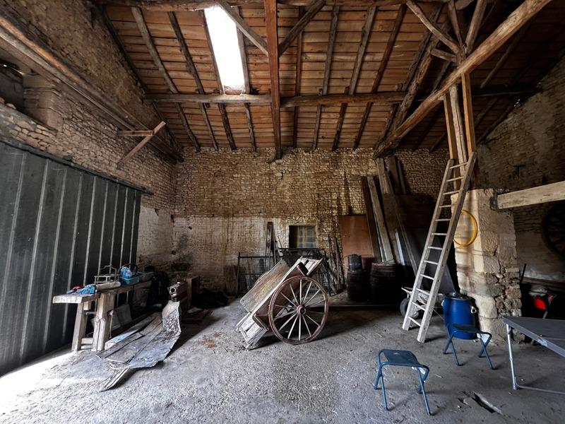 Grange - 170 m² - 1 pièce