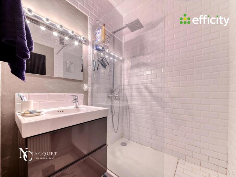 Appartement - 142 m² - 8 pièces