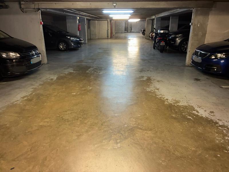 Parking / Garage - 14 m²