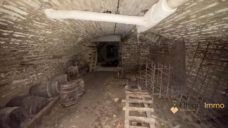 Maison - 202 m² - 8 pièces