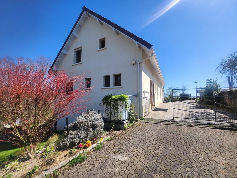 Maison - 217 m² - 12 pièces