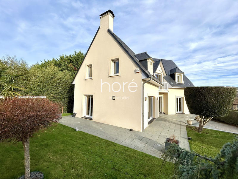 Maison - 236 m² - 6 pièces