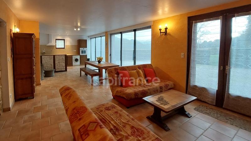 Maison - 230 m² - 10 pièces