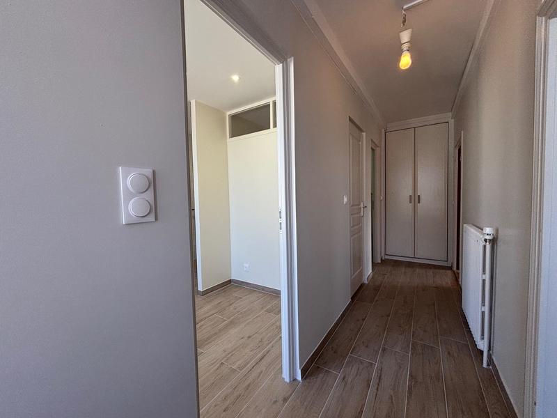 Maison - 200 m² - 8 pièces