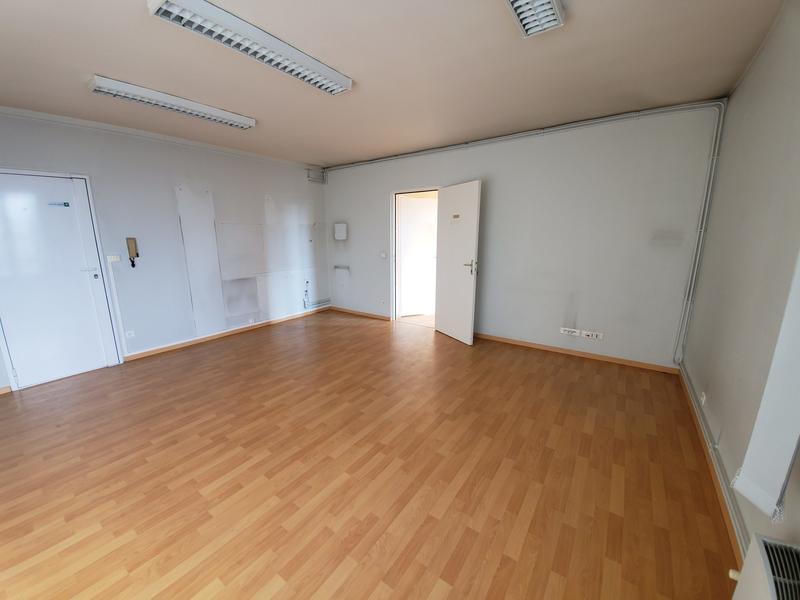 Bureau - 46 m² - 2 pièces