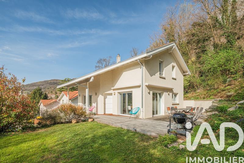 Maison - 136 m² - 6 pièces