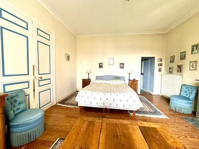 Maison - 200 m² - 8 pièces