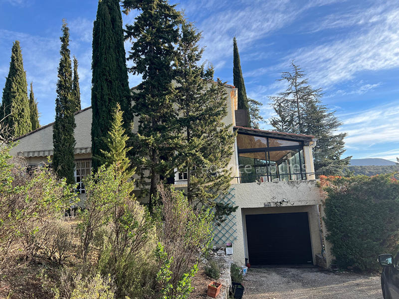 Maison - 195 m² - 7 pièces