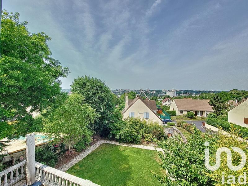 Maison - 233 m² - 8 pièces