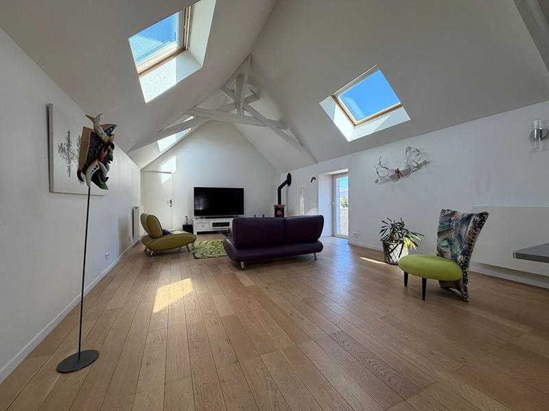 Maison - 342 m² - 8 pièces