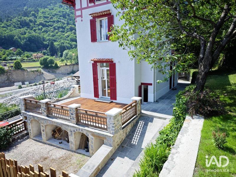 Maison - 167 m² - 6 pièces