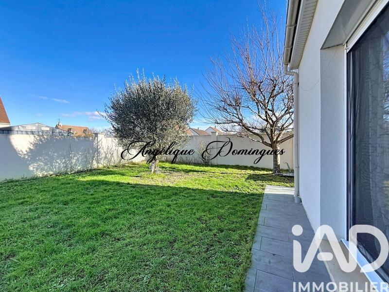 Maison - 242 m² - 10 pièces