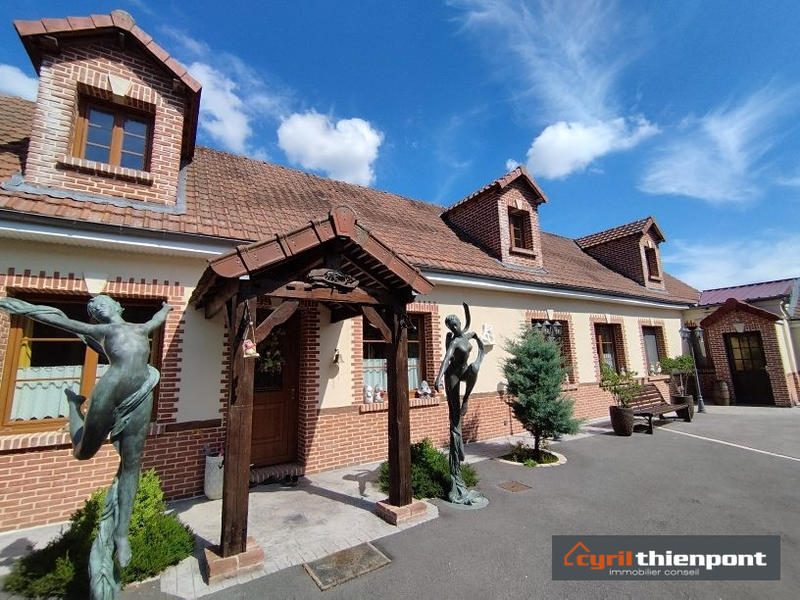 Propriété - 323 m² - 12 pièces