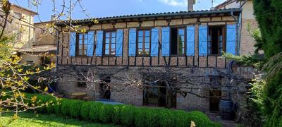 Maison de maîtres - 250 m² - 8 pièces