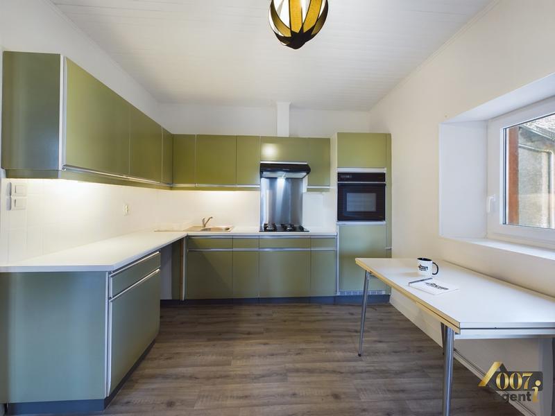 Maison - 243 m² - 9 pièces