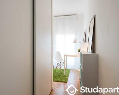 Chambre - 80 m² - 1 pièce