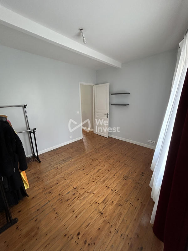 Maison - 185 m² - 10 pièces