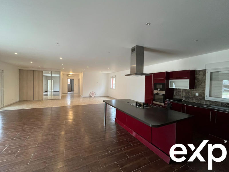 Maison - 180 m² - 6 pièces